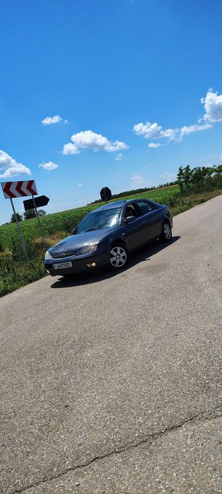 Vând Ford Mondeo