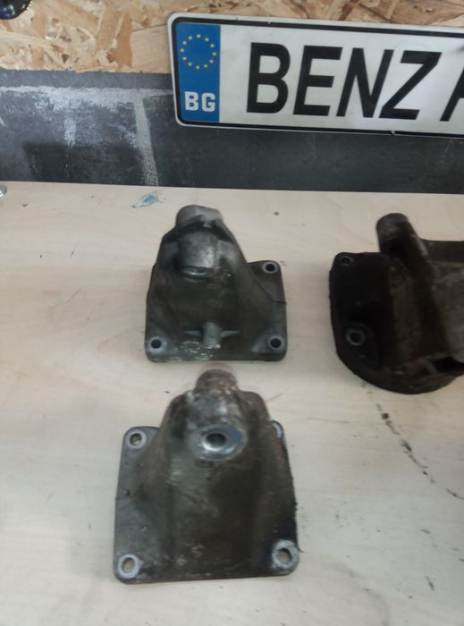 Лапа и Тампон за двигател Мерцедес / Mercedes