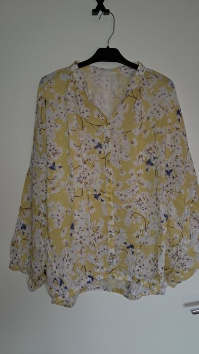 Bluză damă foarte frumoasă, motiv floral!