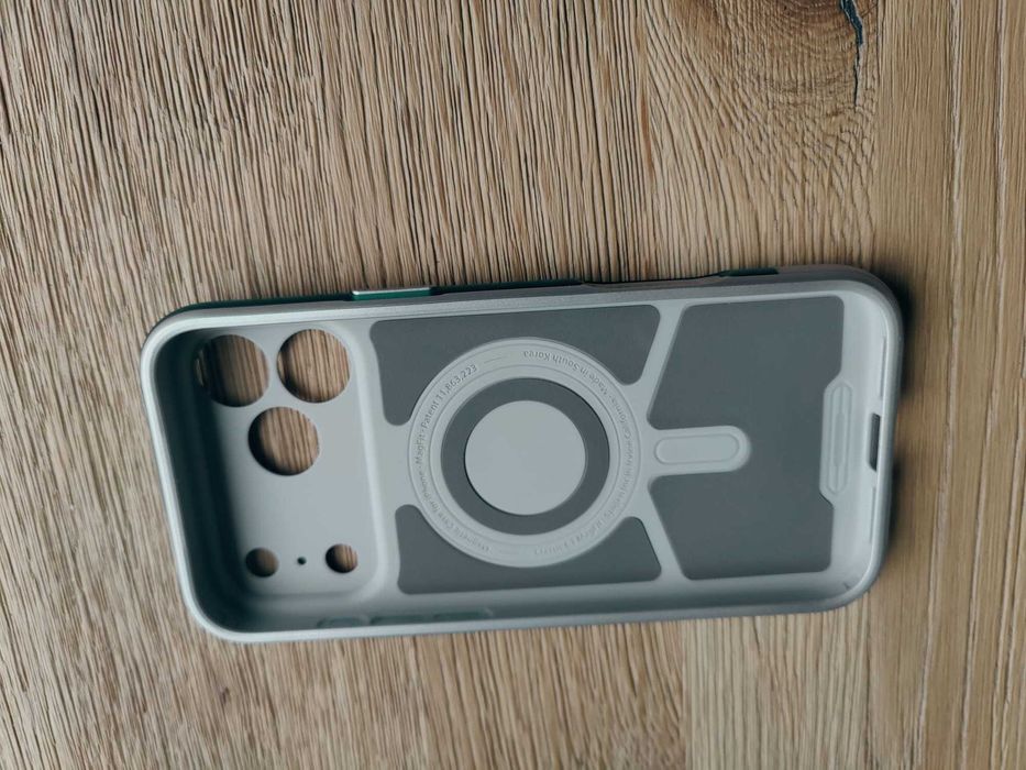 Husa Iphone 17 Pro Max - SPIGEN - Classic C1