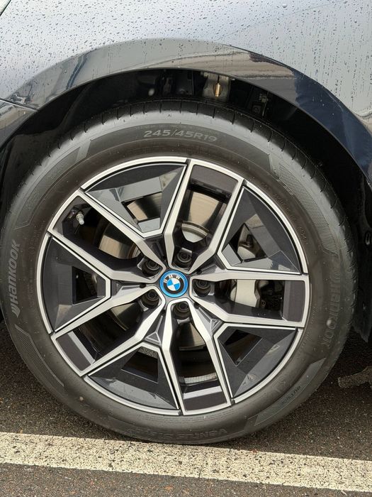 Bmw i5 40l 2025-Yil +dop option 4K Tv+ HUD 14.700Km KRASKA TOZZA!!!
