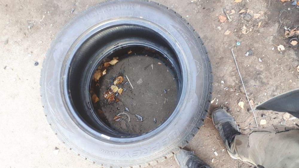 2 балона шины 235/55 R18  шипованные