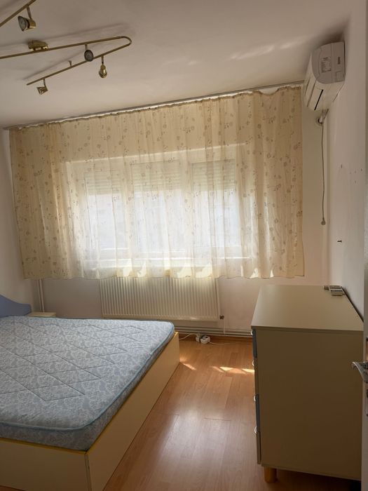 Inchiriez apartament Micalaca