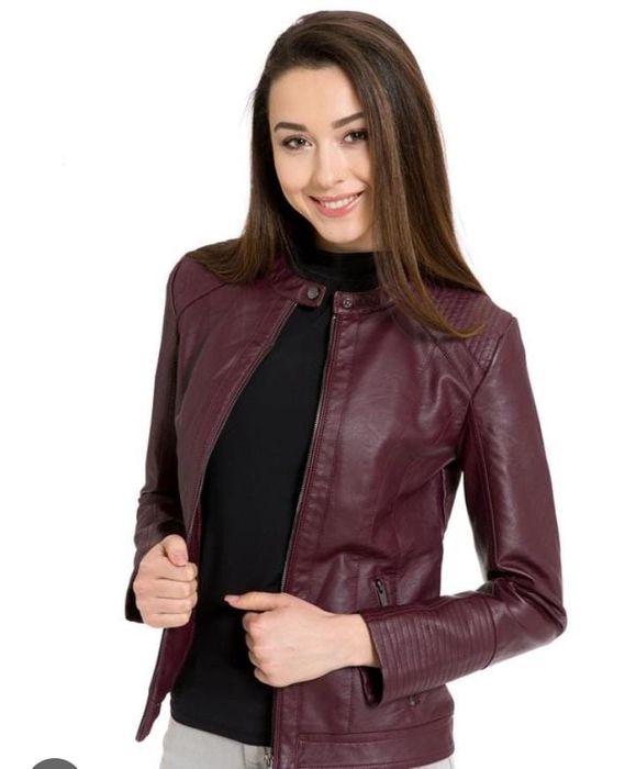 Женская кожаные куртка