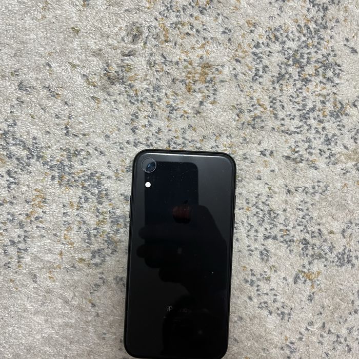 Продам телефон Iphone XR