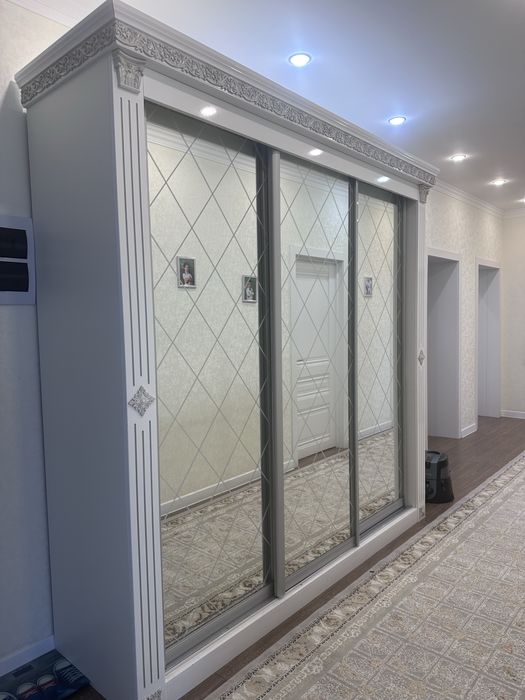 Шкаф для прихожей и для спальной