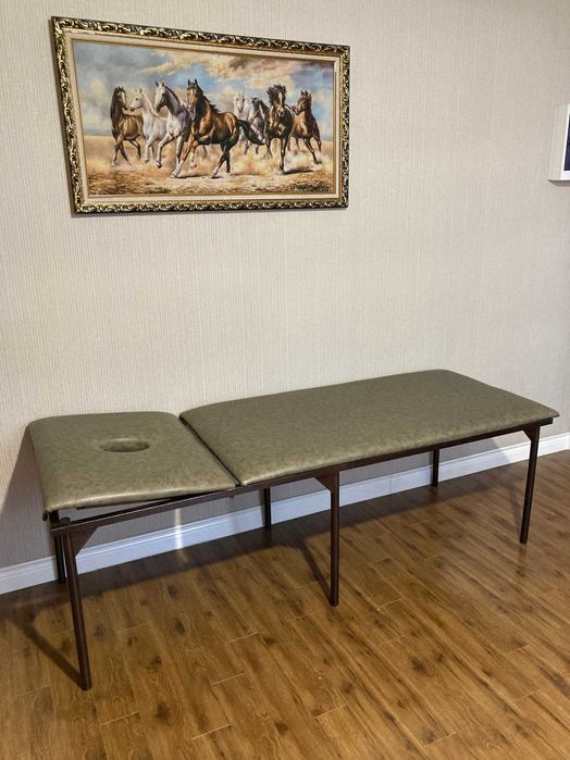 Массажный стол , Кушетка ( регулируемый подголовник )