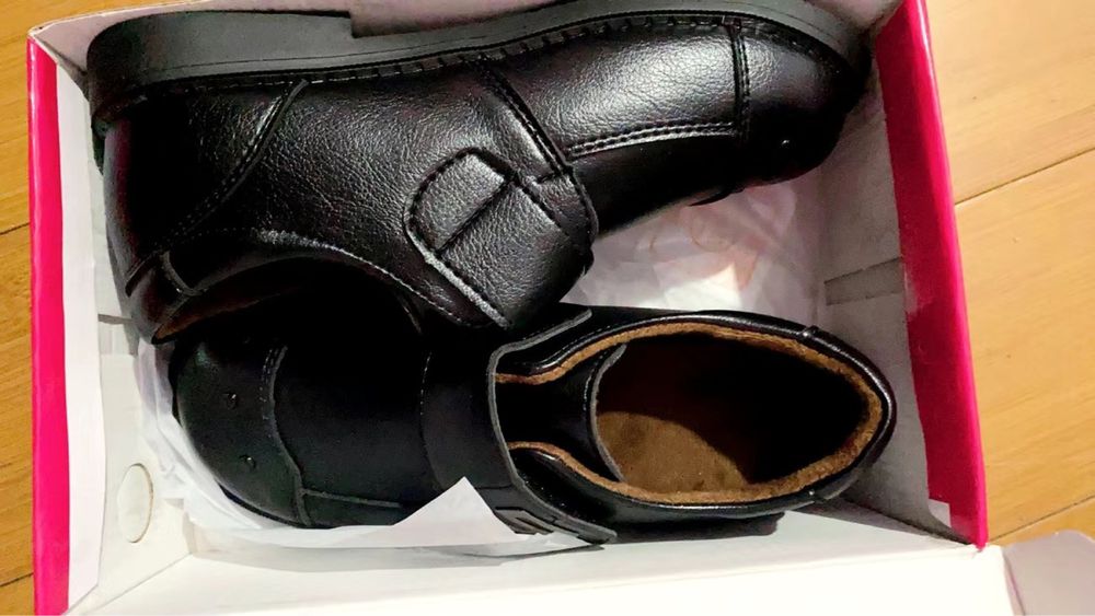 Продам туфли на мальчика