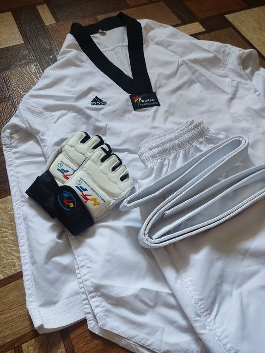 Таеквондо, бокс.  Форма