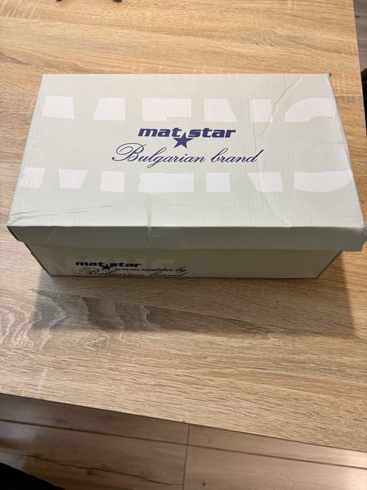 Продавам обувки Mat Star