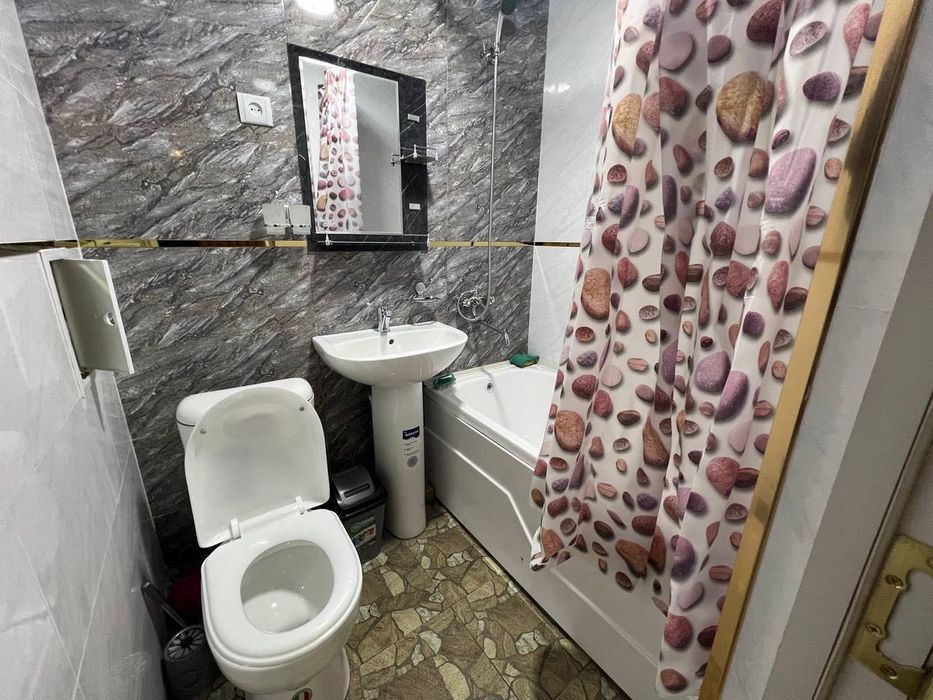 Сдается 2х комнатная квартира
С обстановкой ЛЮКС в горде Алмалыке