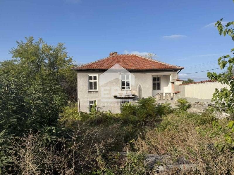 Двуетажна къща в  село Бодрово