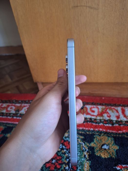 Samsung S24 FE 128GB - Kafolatli, qutisi bilan, holati a'lo