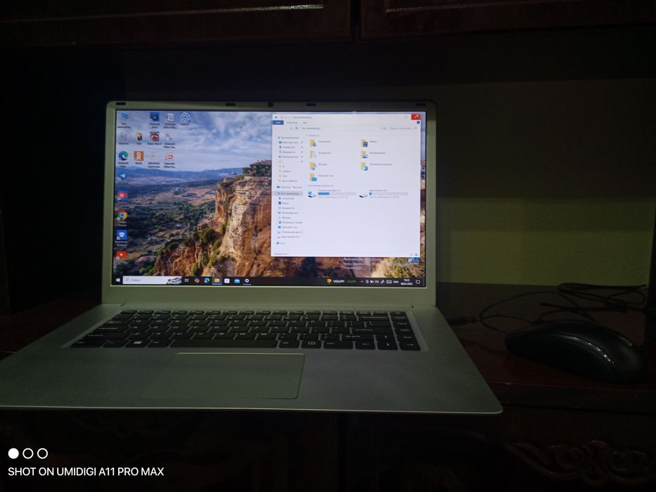 Novutbuk 8 g.ga 512g aybi yoq  ozim faqat Vidyo korganman idyal xolata