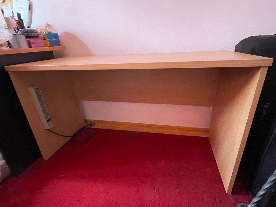 Стол для офиса или дома