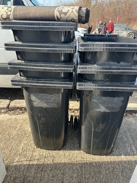 Tomberoane de vânzare