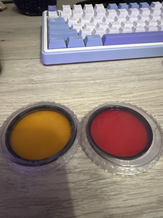 Продам два светофильтра 52мм HOYA