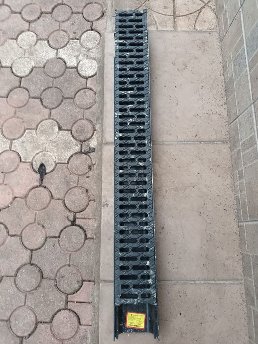 Vând 12 buc rigole plastic pentru scurgere apa pluviala