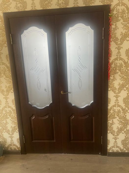 3 есік бар , 5 мыңнан