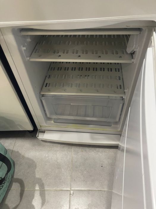 Холодильник indesit