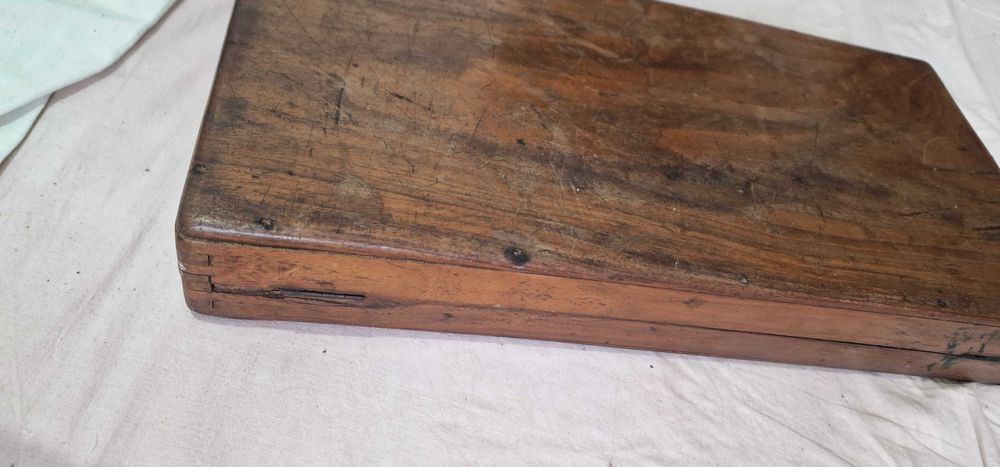 Продавам дървена табла за игра