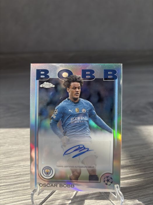 Topps Футболни карти с автограф/номерирани