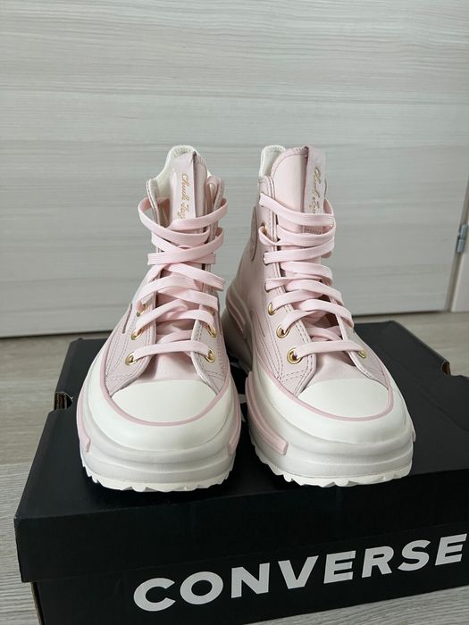 Vand tenesi Converse