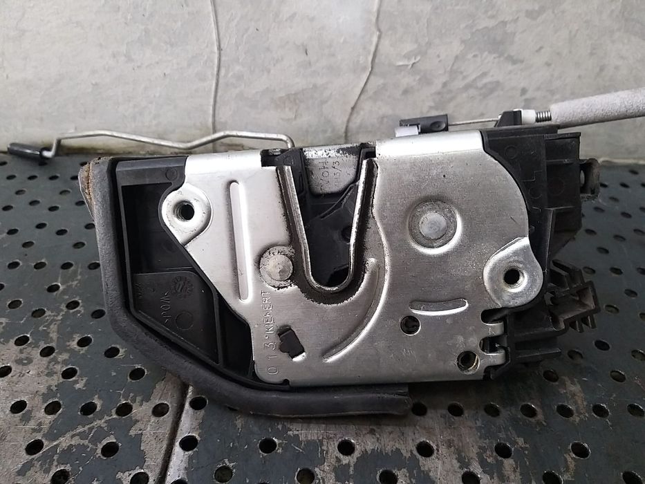 Broasca usa stanga fata bmw seria 1 f20