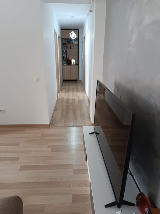 Apartament 3 camere de vanzare