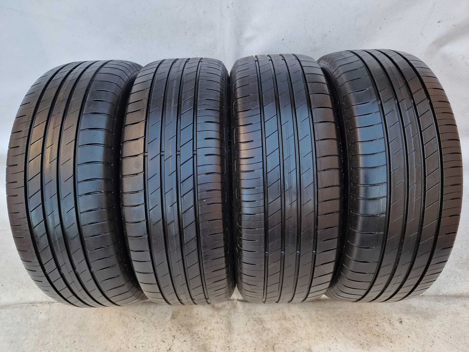 Anvelope 215/60/17 an 2020 vara GOODYEAR Efficient Grip Performance