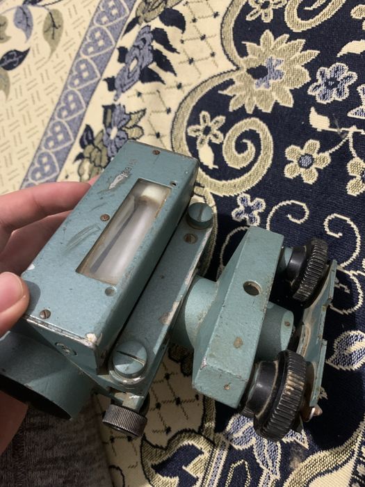 геодезиялық нивелир.