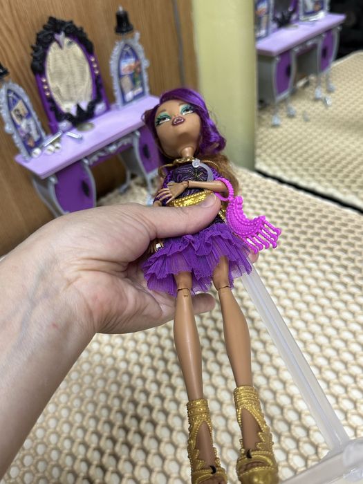 Продам куплу монстр хай!