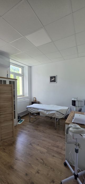 Inchiriez salon cosmetica Brasov