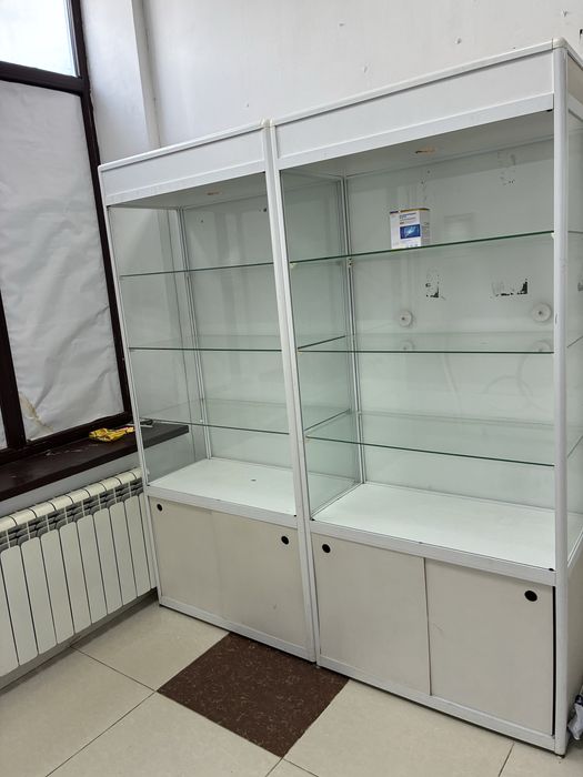 Витрины хорошем состоянии 2шт