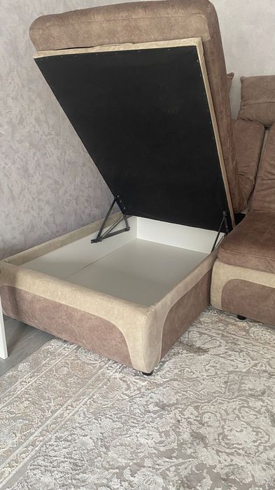 Продам диван для гостинный