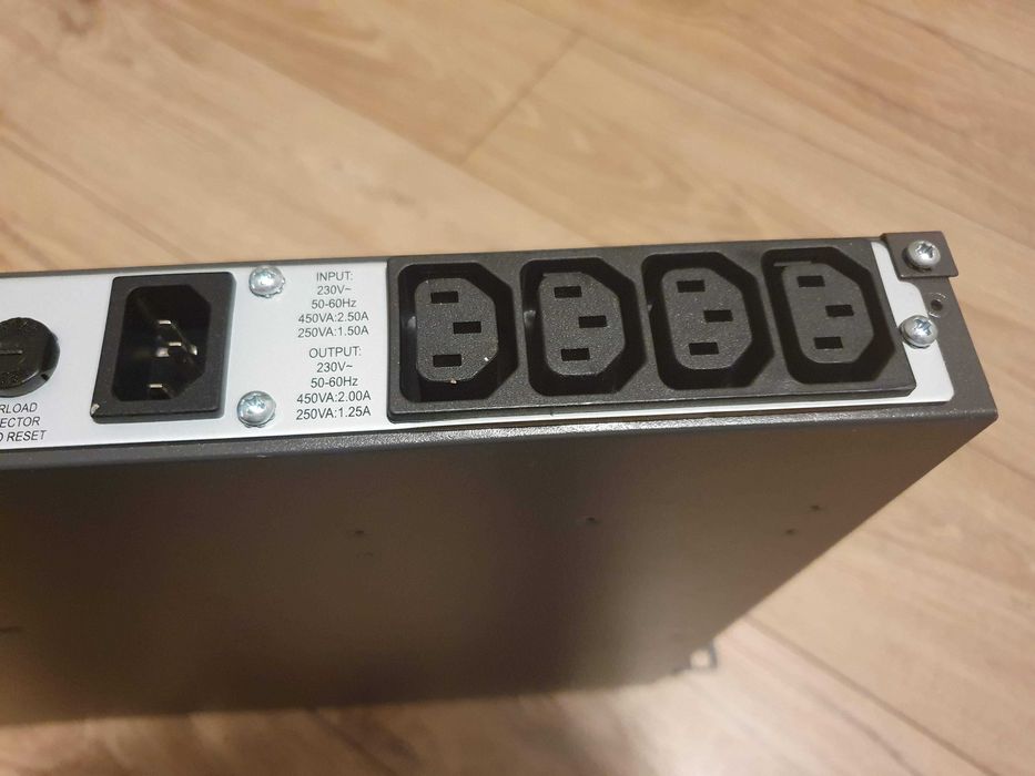 UPS APC Smart-UPS SC 450VA -Rack module - 19 "