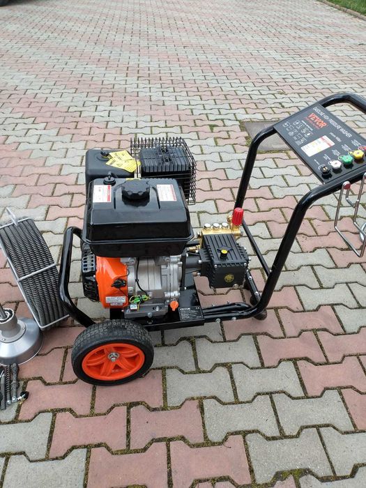 Desfundare canalizare/țevi cu sarpe mecanizat si spalare cu  presiune