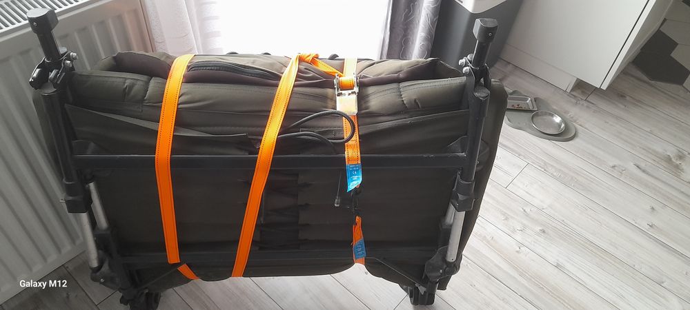 Vând pat pliabil pentru pescuit