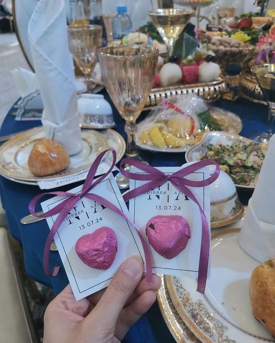 Yangi yil sovg'alari,qorbobo va qor qiz xizmati