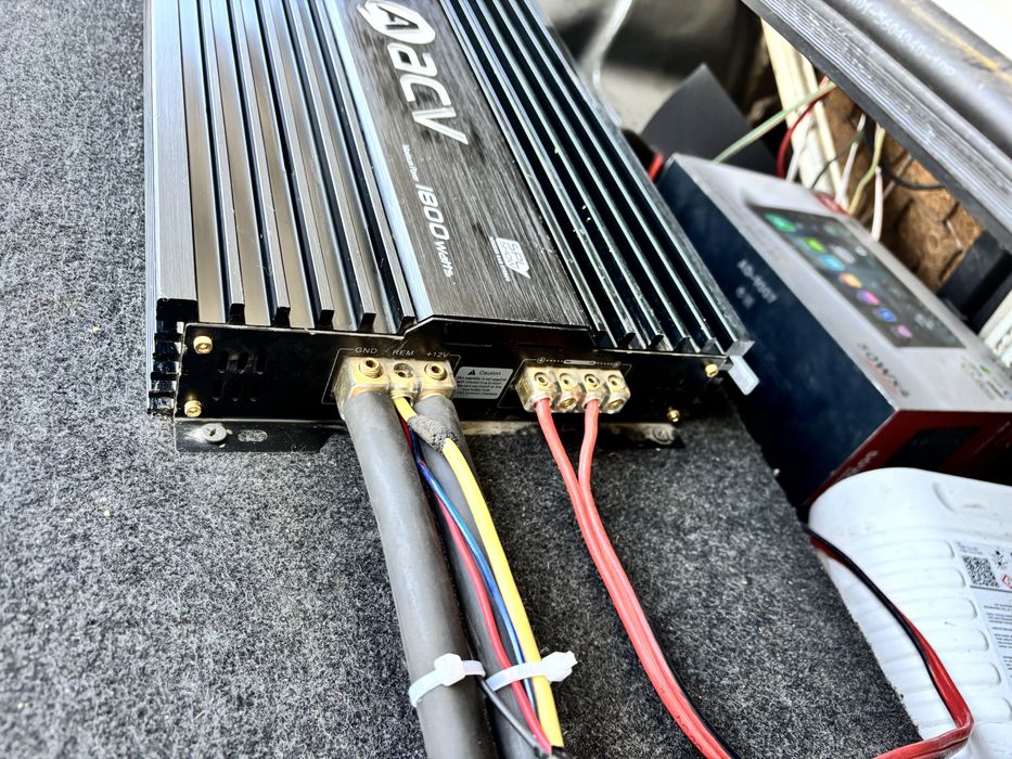 Продам самбуфер в идельном состояние