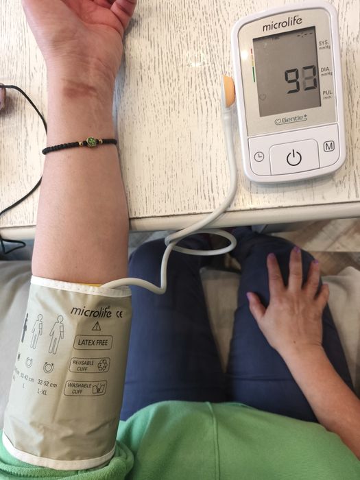 Апарат за кръвно Microlife Gentle+ BP A2 с батерии и със зарядно