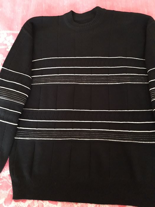 Мужской свитер шерстяной.