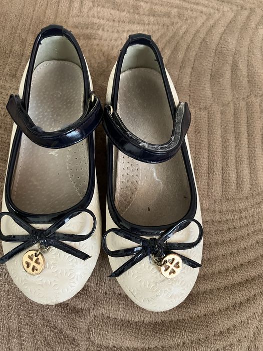 Сандали, туфли на девочку р.. 22, 23, 26