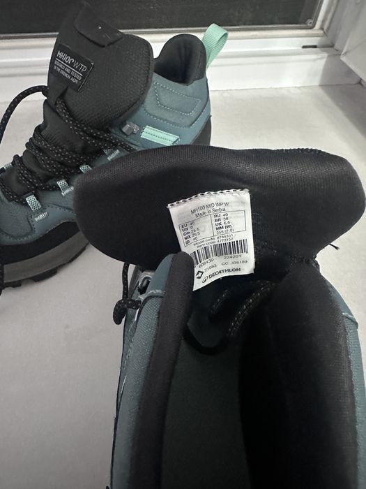 Продаю треккинговые ботинки Quechua