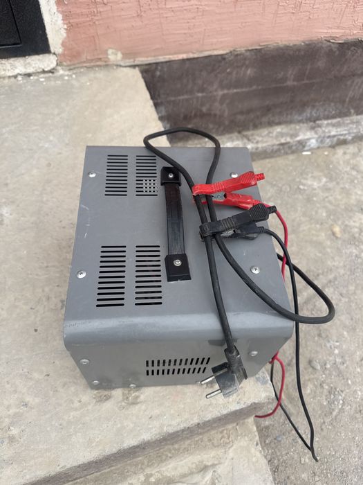 Продается зарядное устроиство для аккумулятора