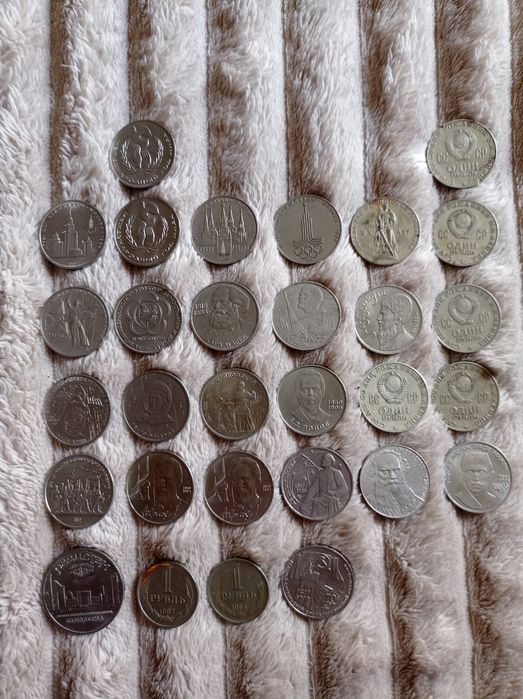 Продам старые монеты