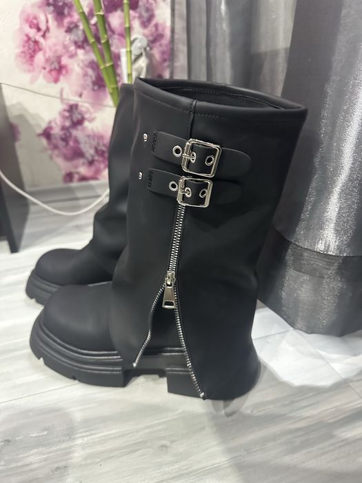 Модерни черни ботуши 38 номер