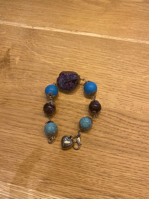 Дамска гривна с камъни