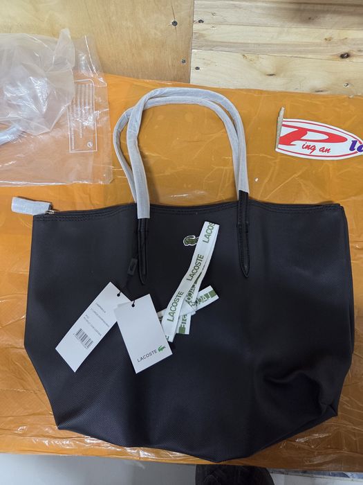 сумочка lacoste .