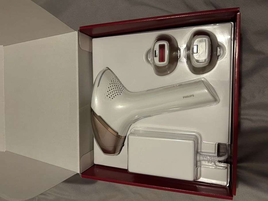 Epilator IPL Philips Lumea Seria 9900 BRI973/00